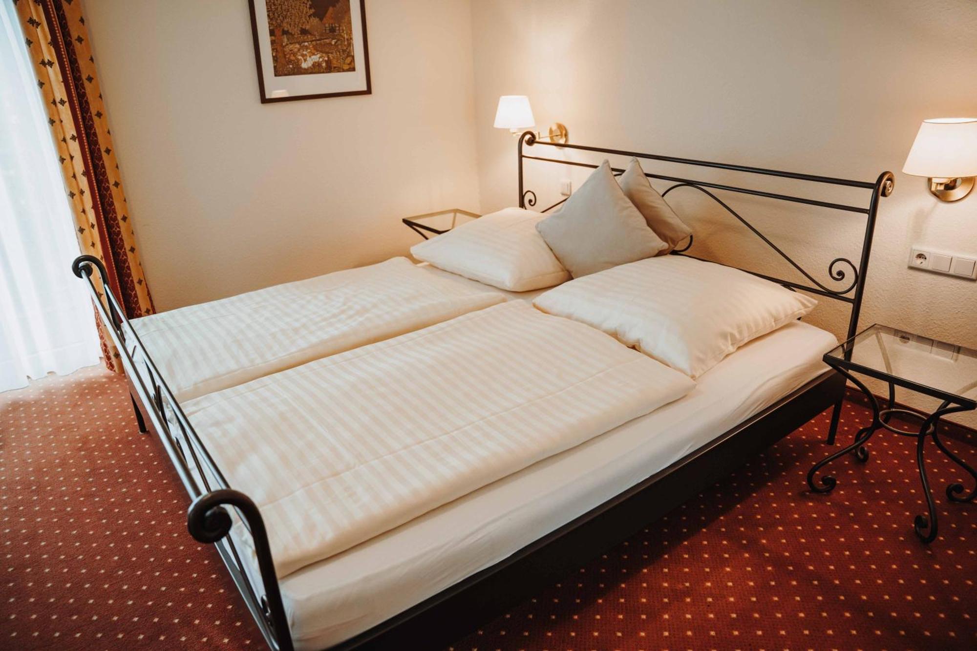Hotel Am Wallgraben Брілон Номер фото