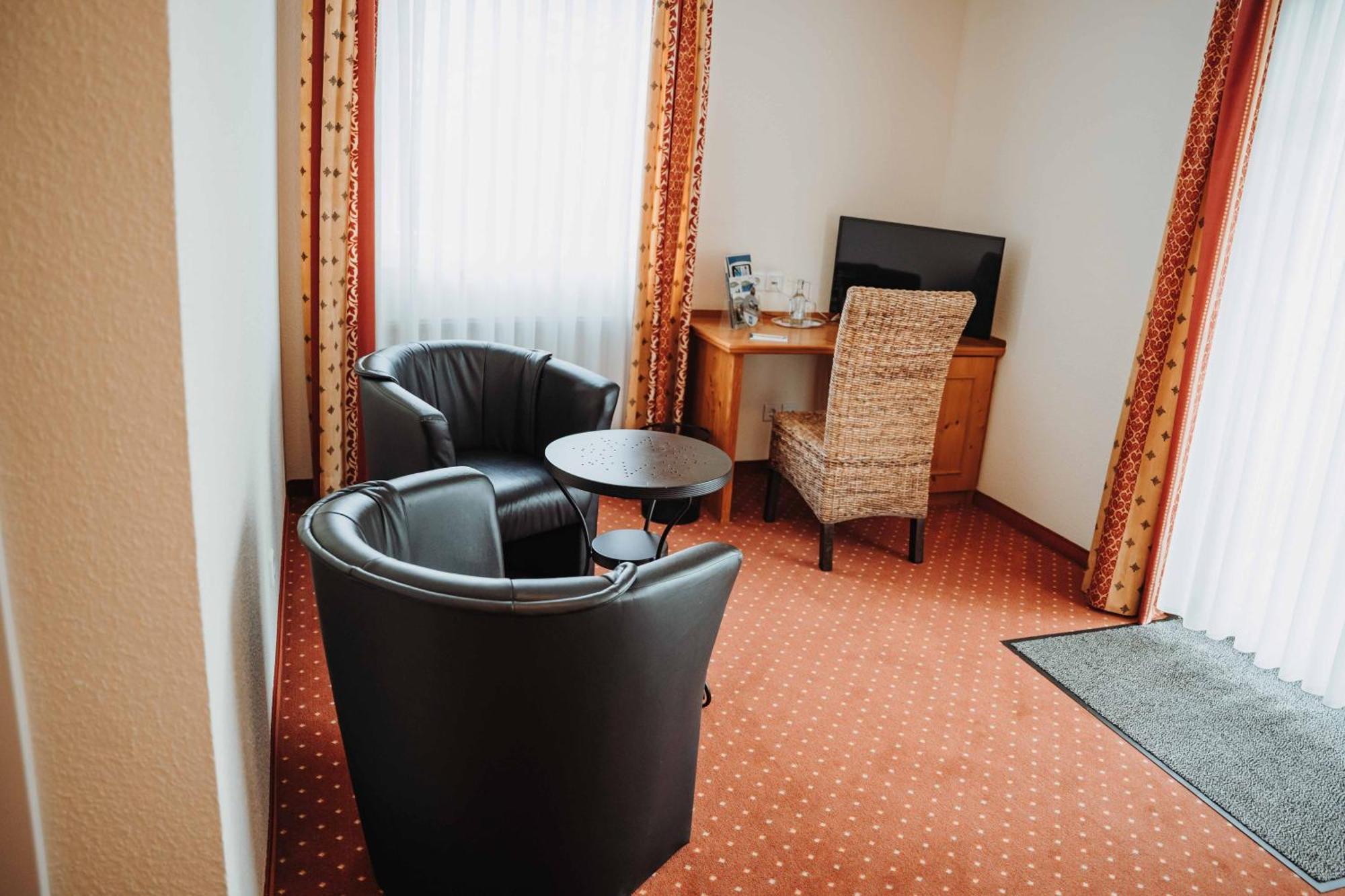 Hotel Am Wallgraben Брілон Номер фото