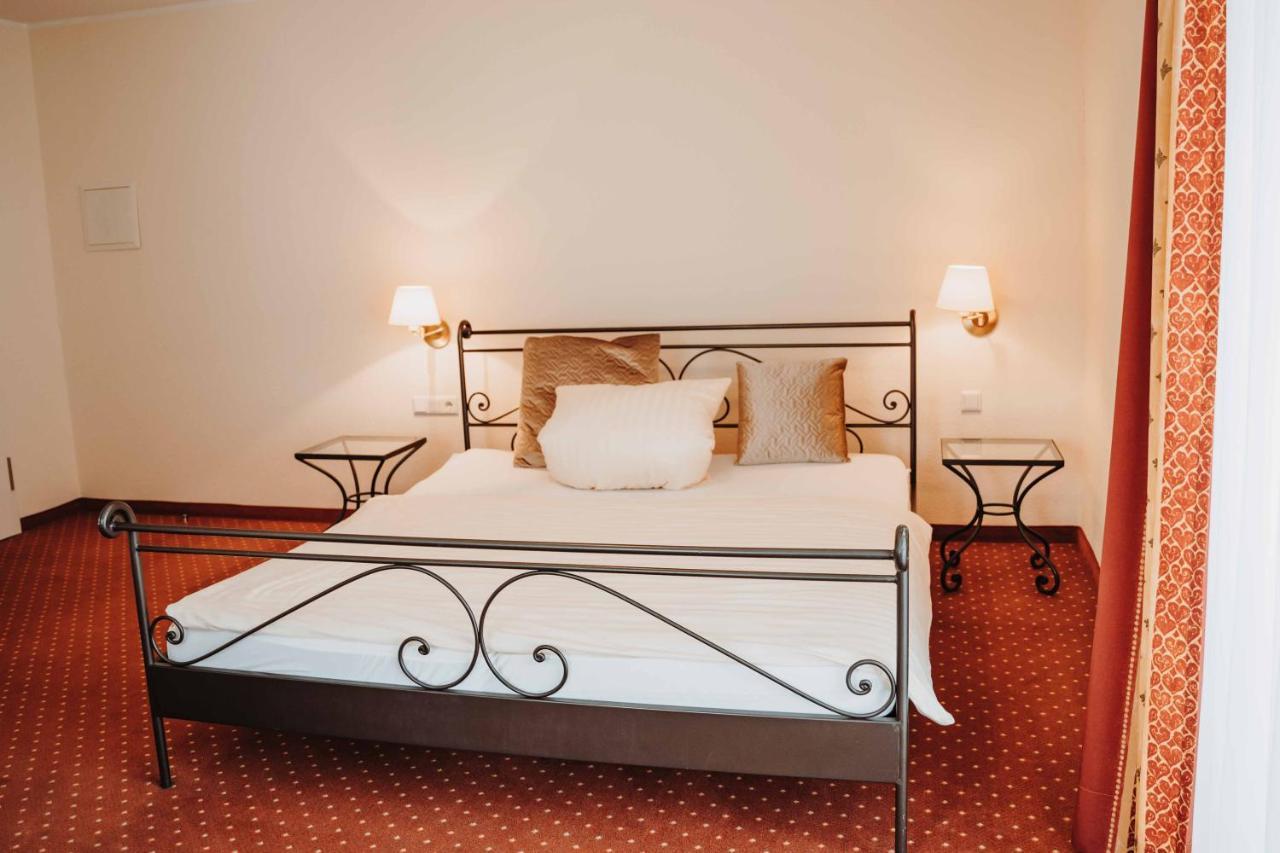 Hotel Am Wallgraben Брілон Екстер'єр фото