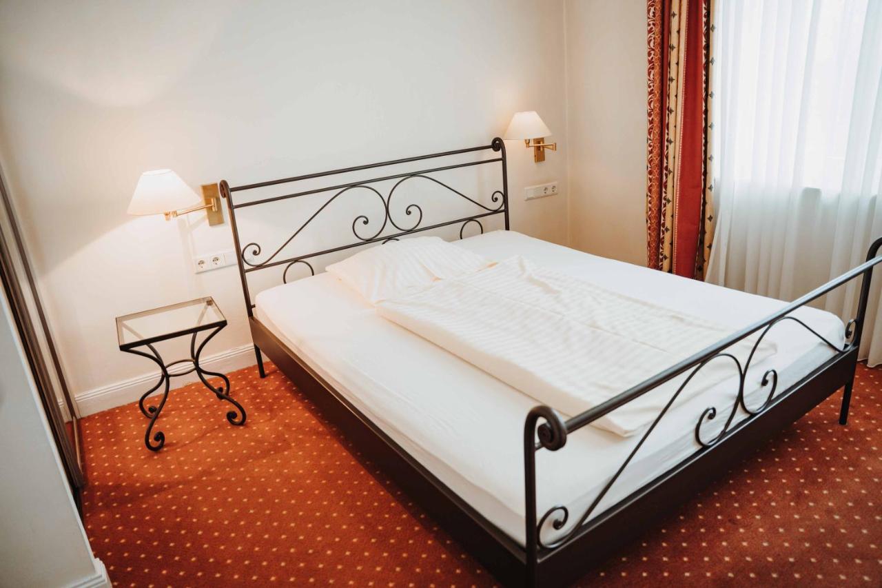 Hotel Am Wallgraben Брілон Екстер'єр фото