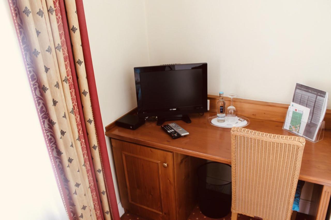 Hotel Am Wallgraben Брілон Номер фото