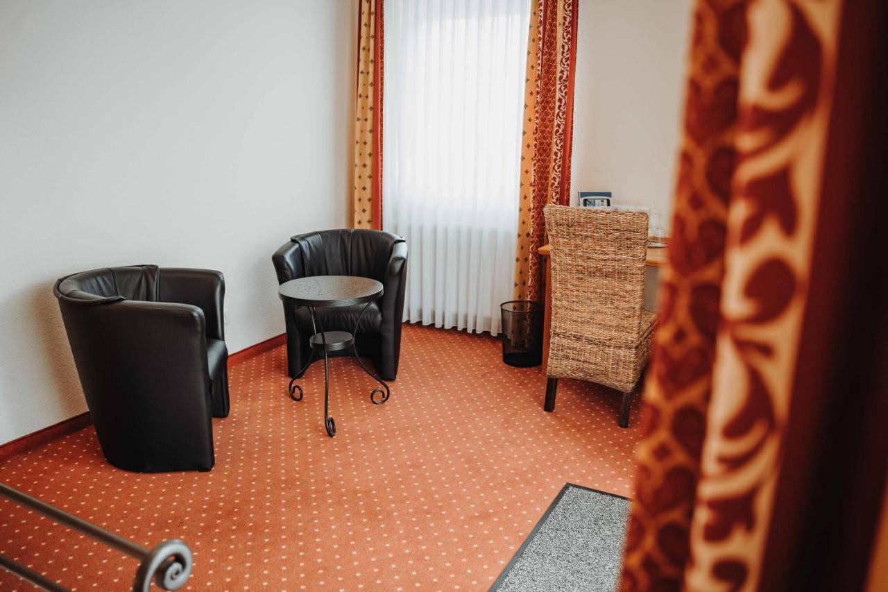 Hotel Am Wallgraben Брілон Номер фото
